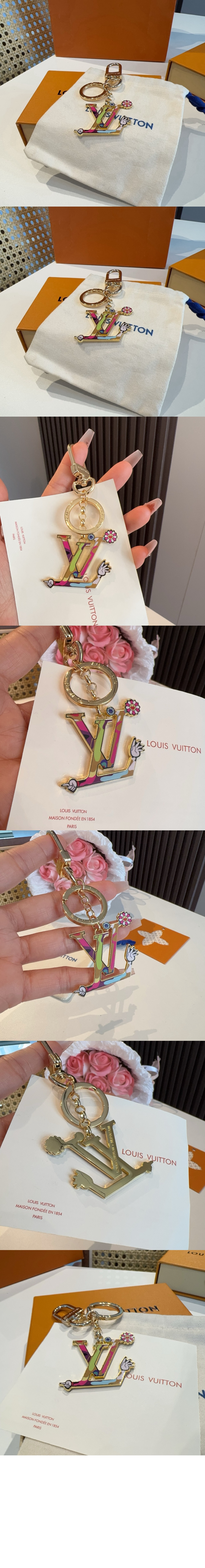 미러급레플리카사이트 | 명품레플리카 전문 쇼핑몰  | A퀄리티 - LV x TM 아이코닉 모노그램 멀티컬러 키 홀더 M02468 &gt; 루이비통