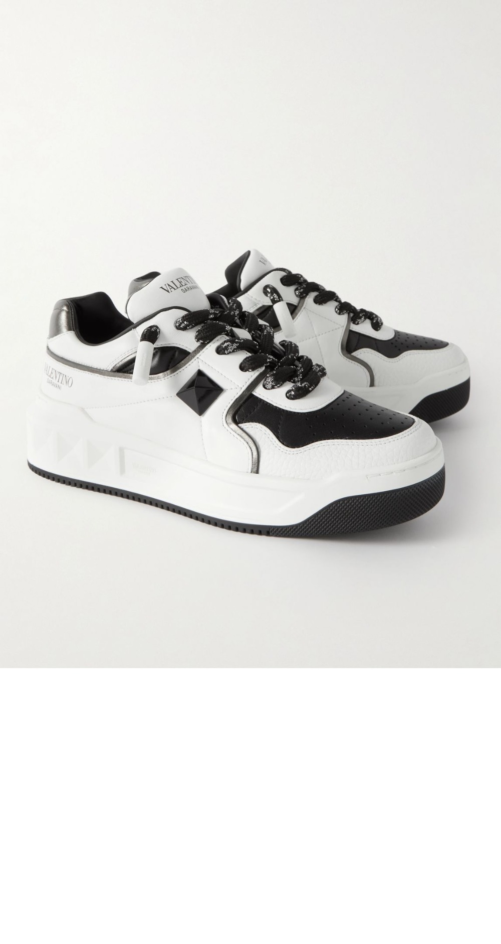 미러급레플리카사이트 | 명품레플리카 전문 쇼핑몰  | A퀄리티 - 원 스터드 XL 가죽 스니커즈 &gt; 발렌티노