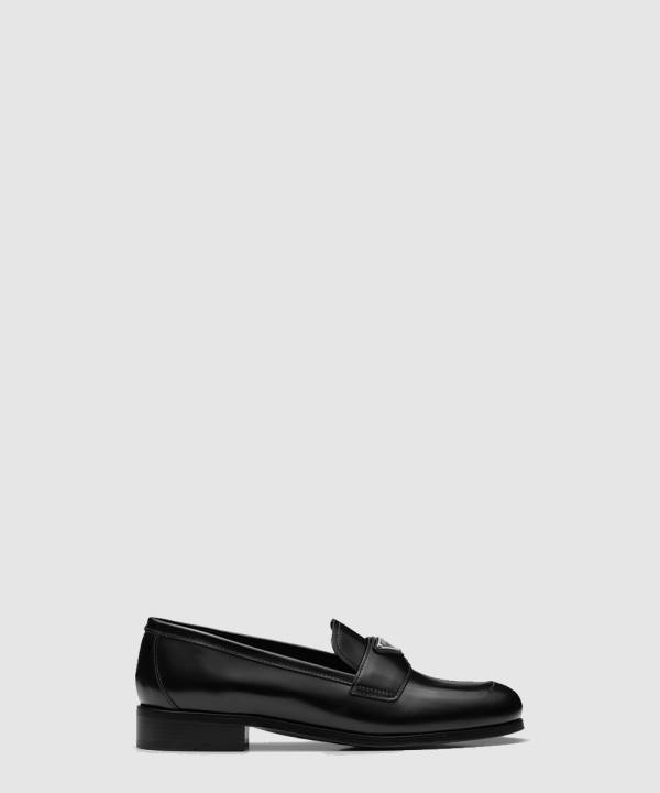 브러시드 가죽 로퍼 1D902M